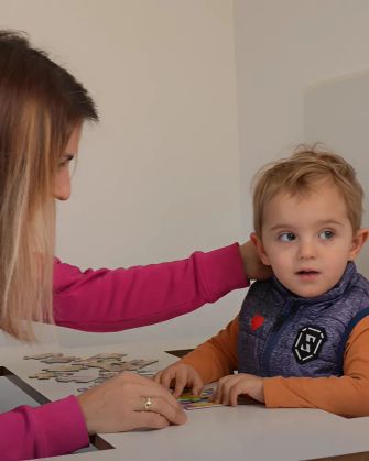 Дете с аутизъм не отговаря на името си