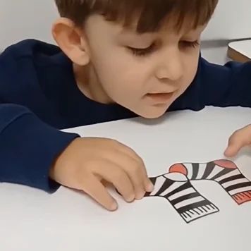 Обучение за внимание с намиране на разлики.